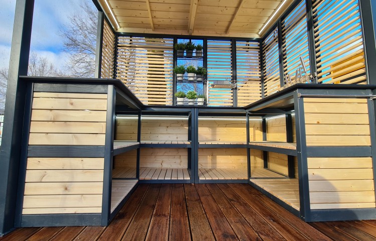 Outdoor Kitchen
