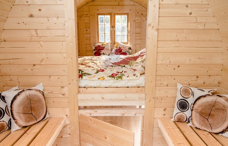 Sleeping Barrel Ø2.2 x 3.3 With Furniture