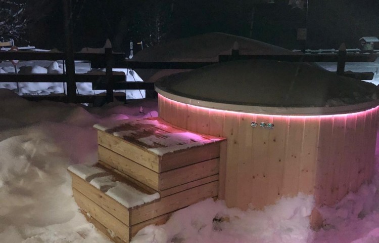Ø 1.8 M FIBERGLASS HOT TUB WITH EXTERNAL HEATER 